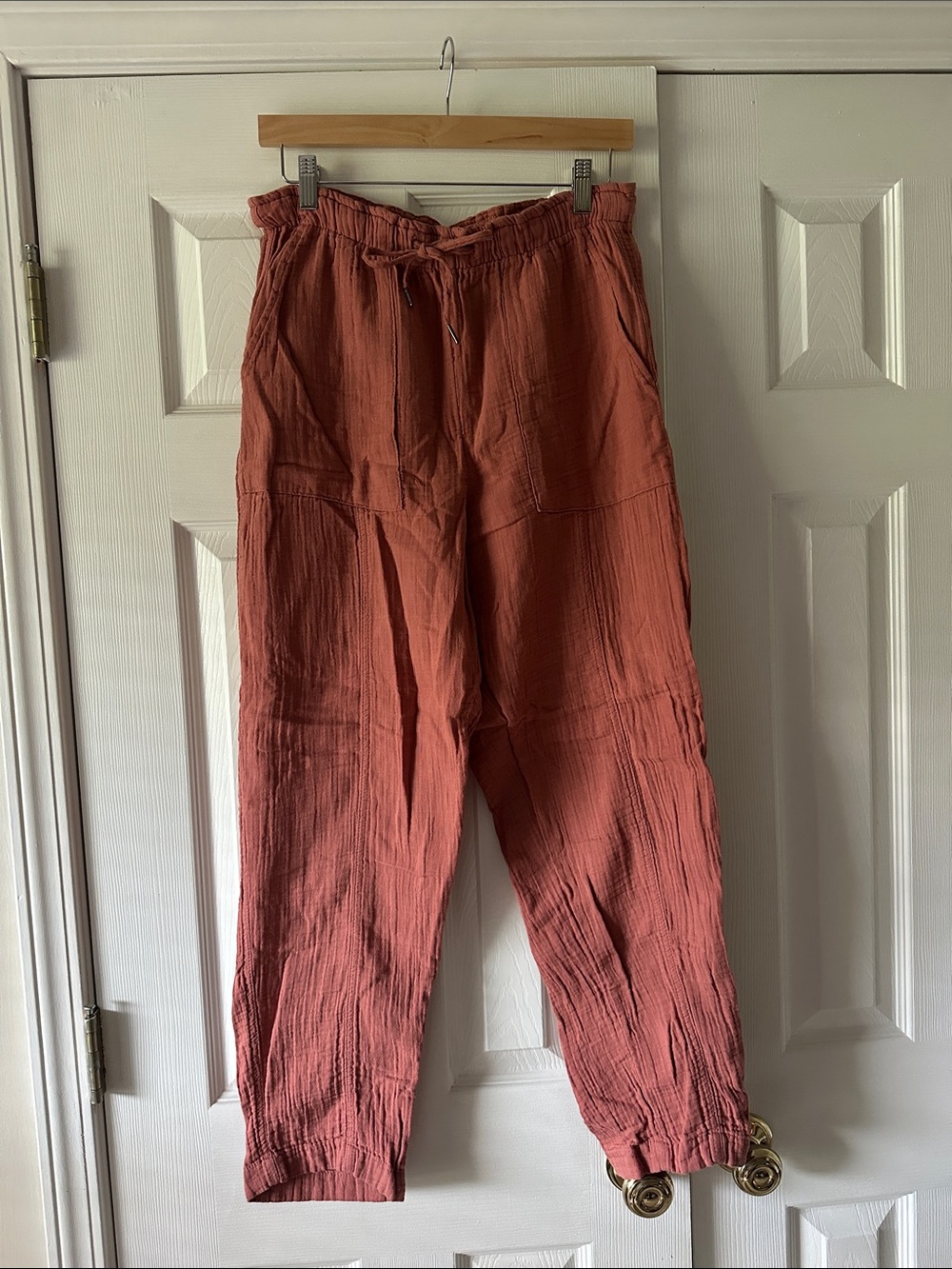 Gap High Rise Crinkle Gauze  
Rust Drawstring Cotton-Linen Relaxed Pant M